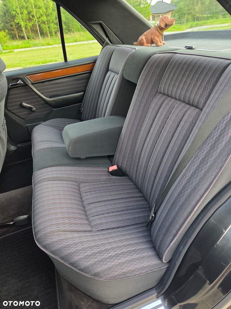 Mercedes-Benz W124 (1984-1993) ver-260-se - 36