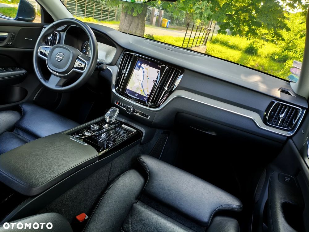 Volvo V60 T8 AWD Twin Engine Geartronic Inscription - 5
