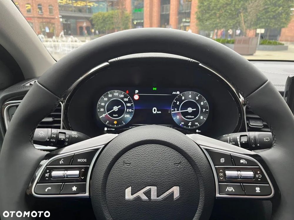 Kia XCeed 1.5 T-GDI Business Line DCT - 13