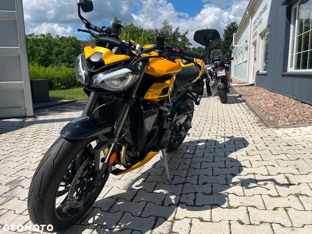 Triumph Street Triple - 9