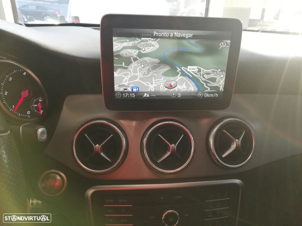 Mercedes-Benz CLA 220 Shooting Brake d 4Matic 7G-DCT AMG Line - 16