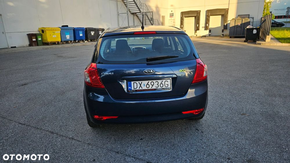 Kia Ceed - 14