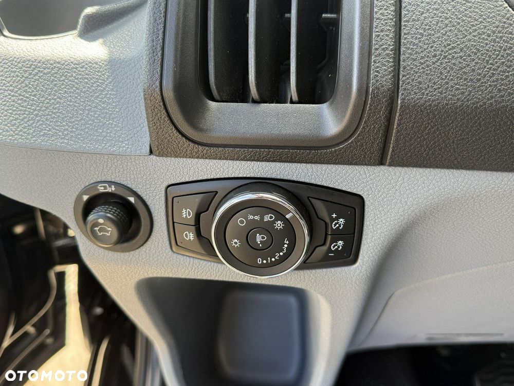Ford Transit - 22
