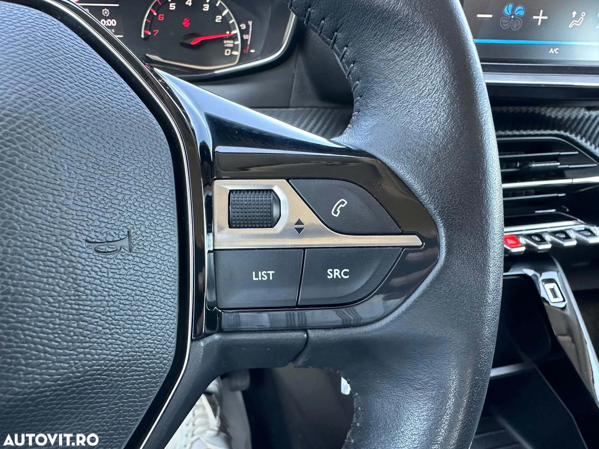 Peugeot 208 1.2 L PureTech STT Active - 26