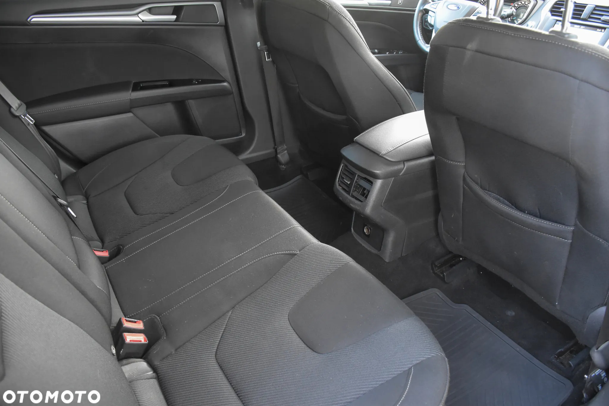 Ford Mondeo 2.0 TDCi Titanium - 32