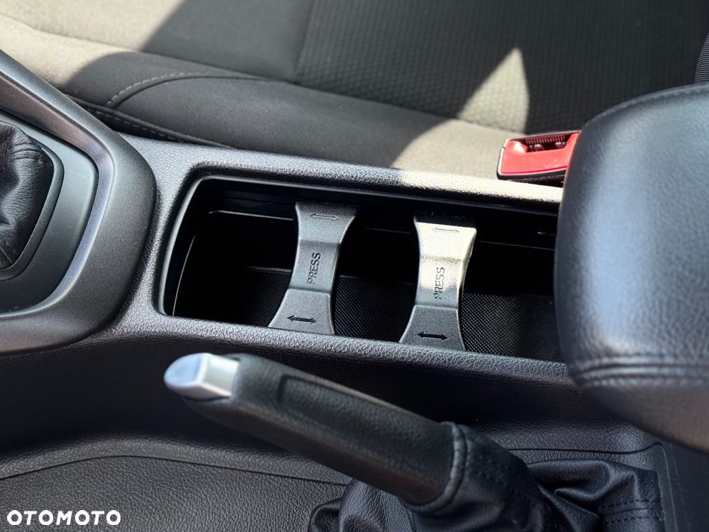Ford Focus - 25