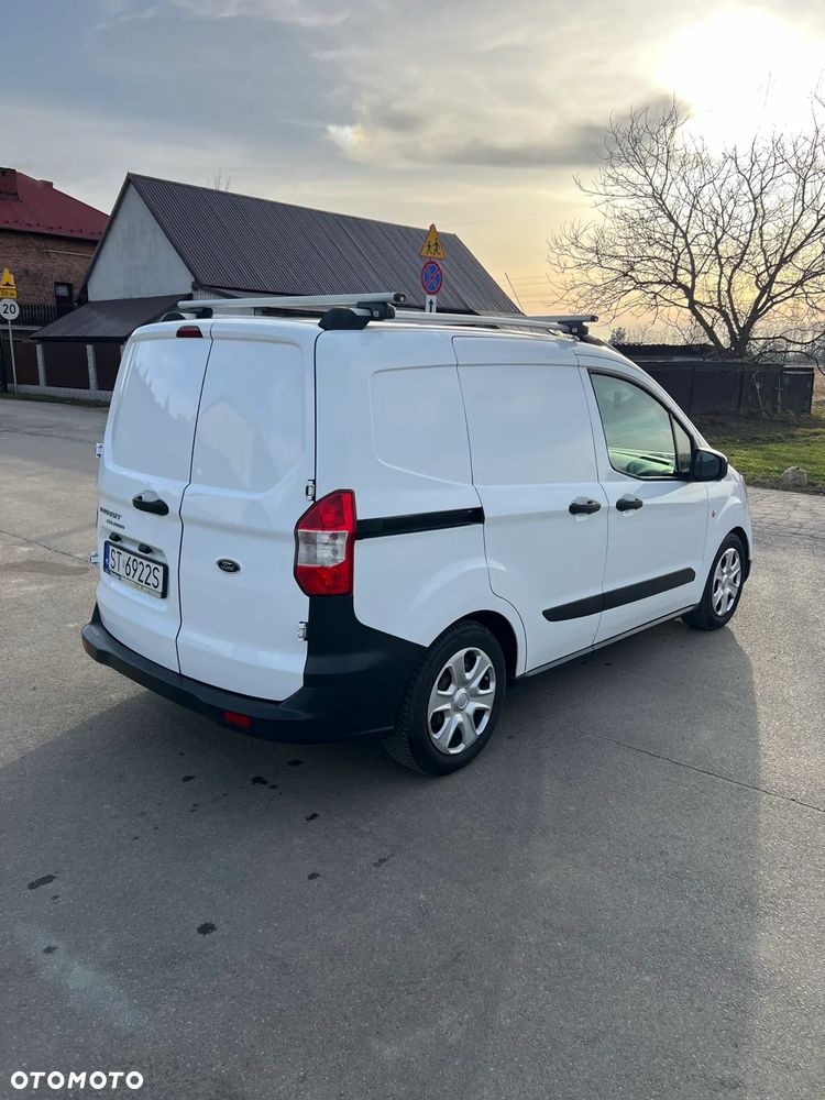 Ford Transit Courier - 3