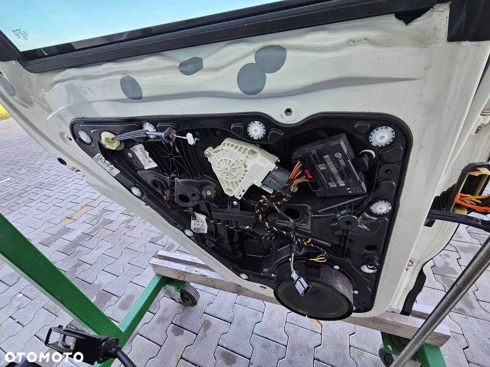 VW TOUAREG 7P 10-18R DRZWI LEWY TYL LR9A 7P0833311 - 8