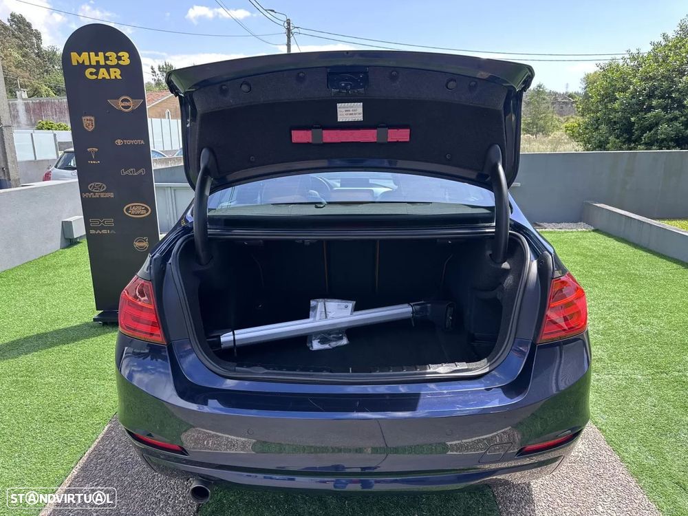 BMW 320 d Luxury Line - 19