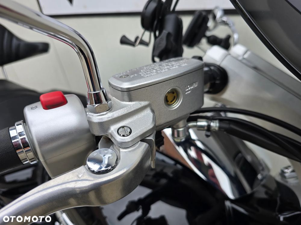 Suzuki Boulevard - 9