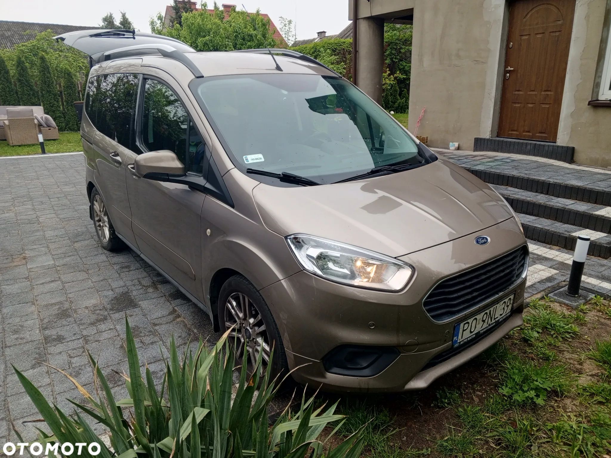 Ford Tourneo Courier 1.0 EcoBoost Titanium - 1