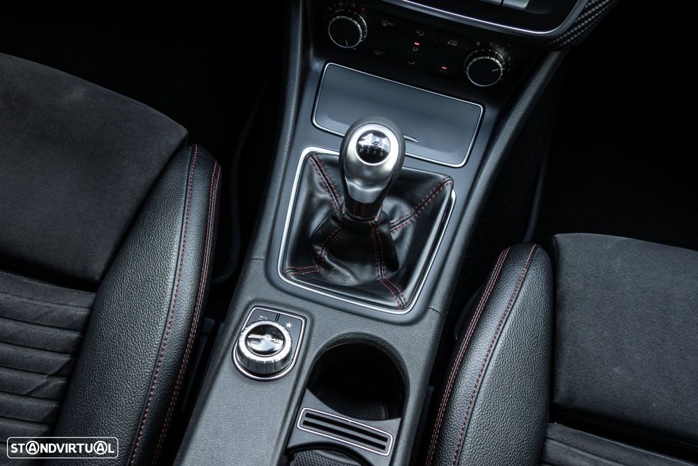 Mercedes-Benz A 180 d AMG Line - 25