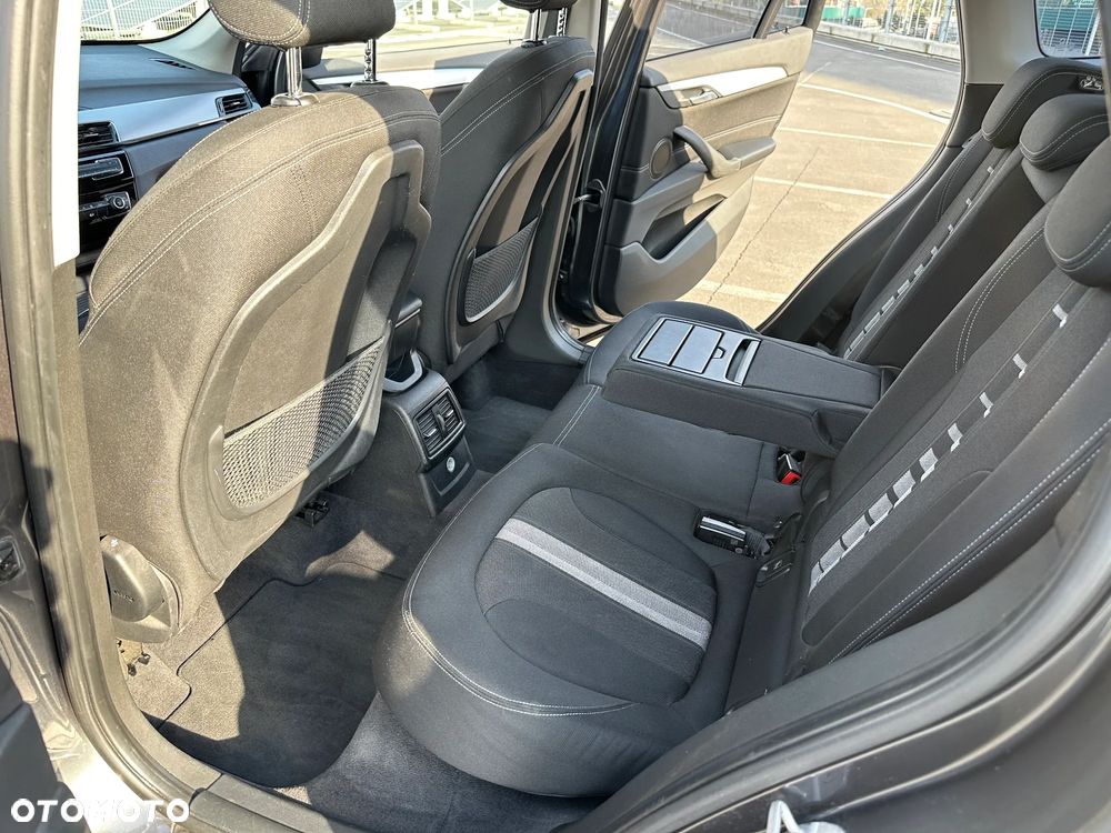 BMW X1 xDrive20d Sport Line - 28