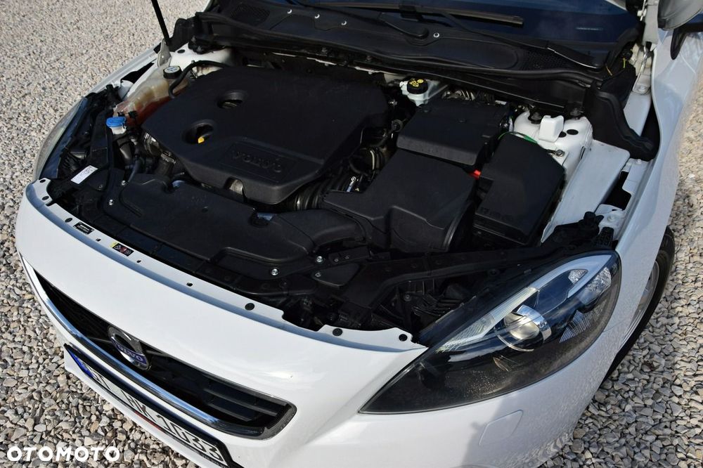 Volvo V40 - 40