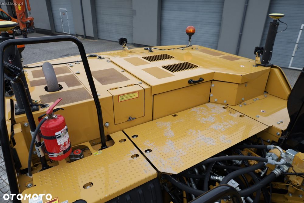 Caterpillar CAT 326 - 31