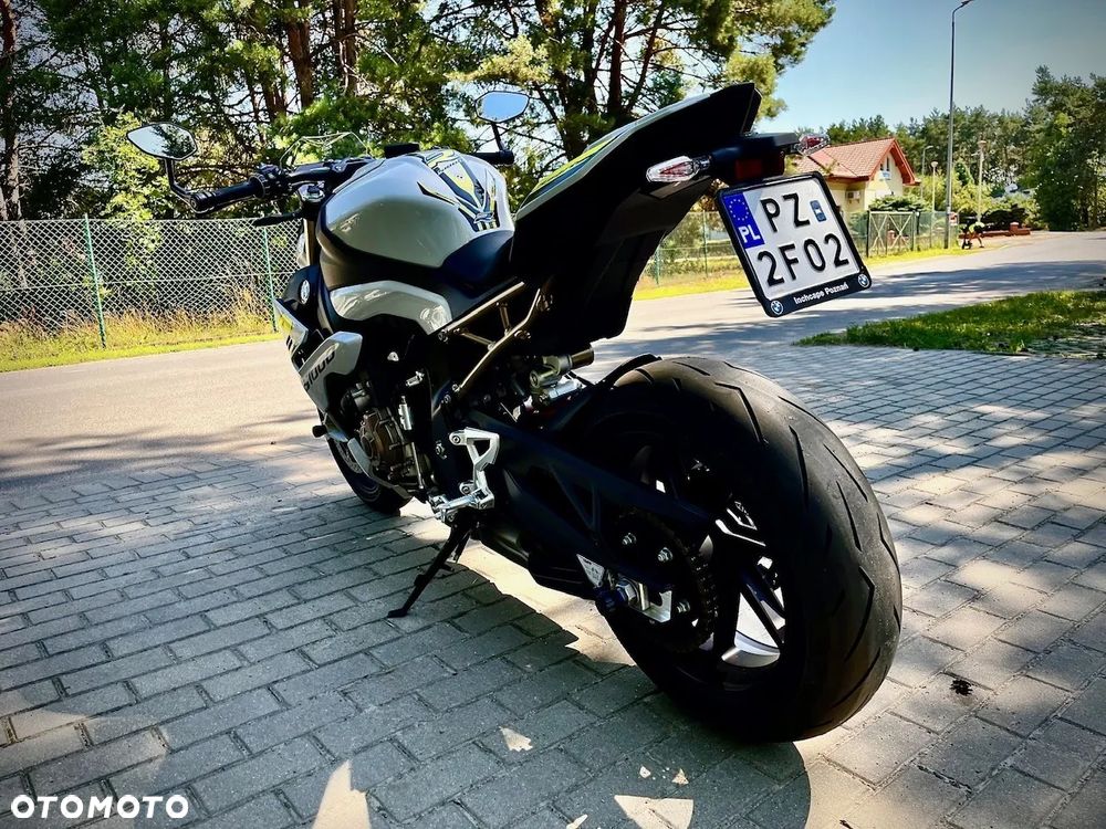 BMW S - 7