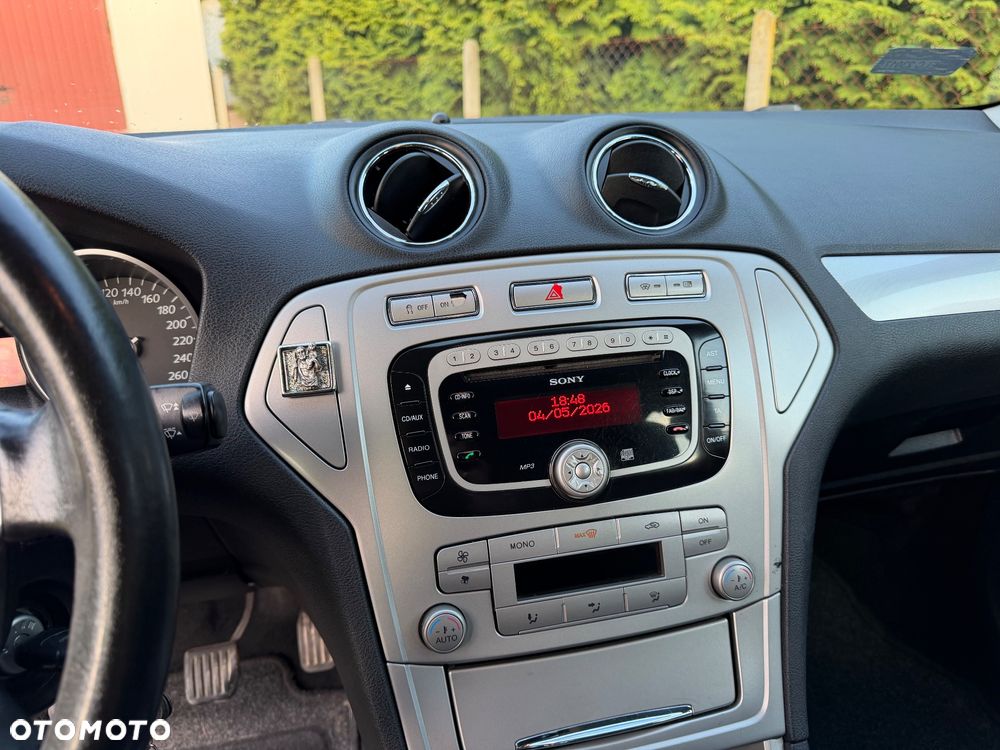 Ford Mondeo 2.0 TDCi Ambiente - 19