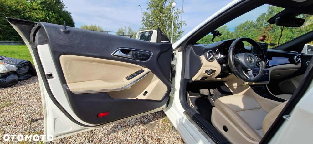 Mercedes-Benz CLA 250 4-Matic - 12