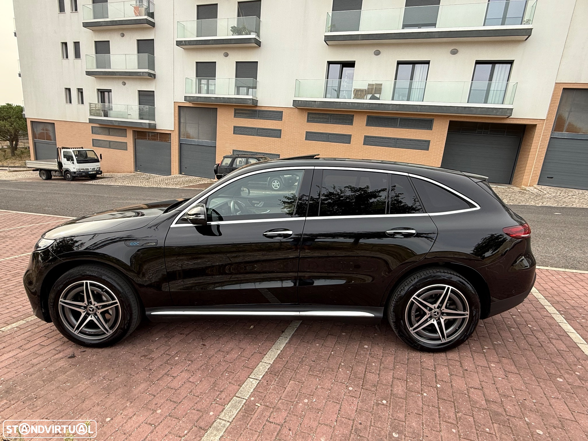 Mercedes-Benz EQC 400 4Matic AMG Line - 13