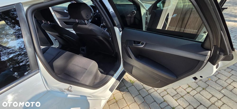 Audi A3 Sportback 1.6 TDI DPF S line Sportpaket - 27