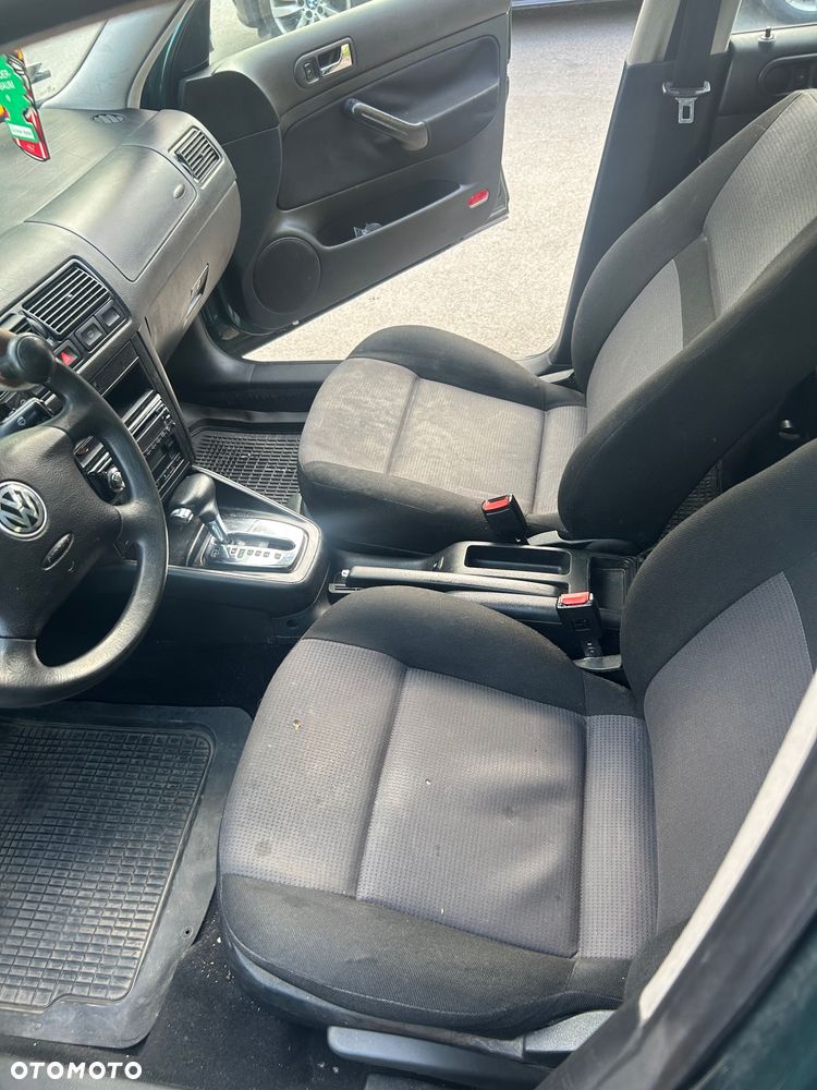 Volkswagen Golf - 4