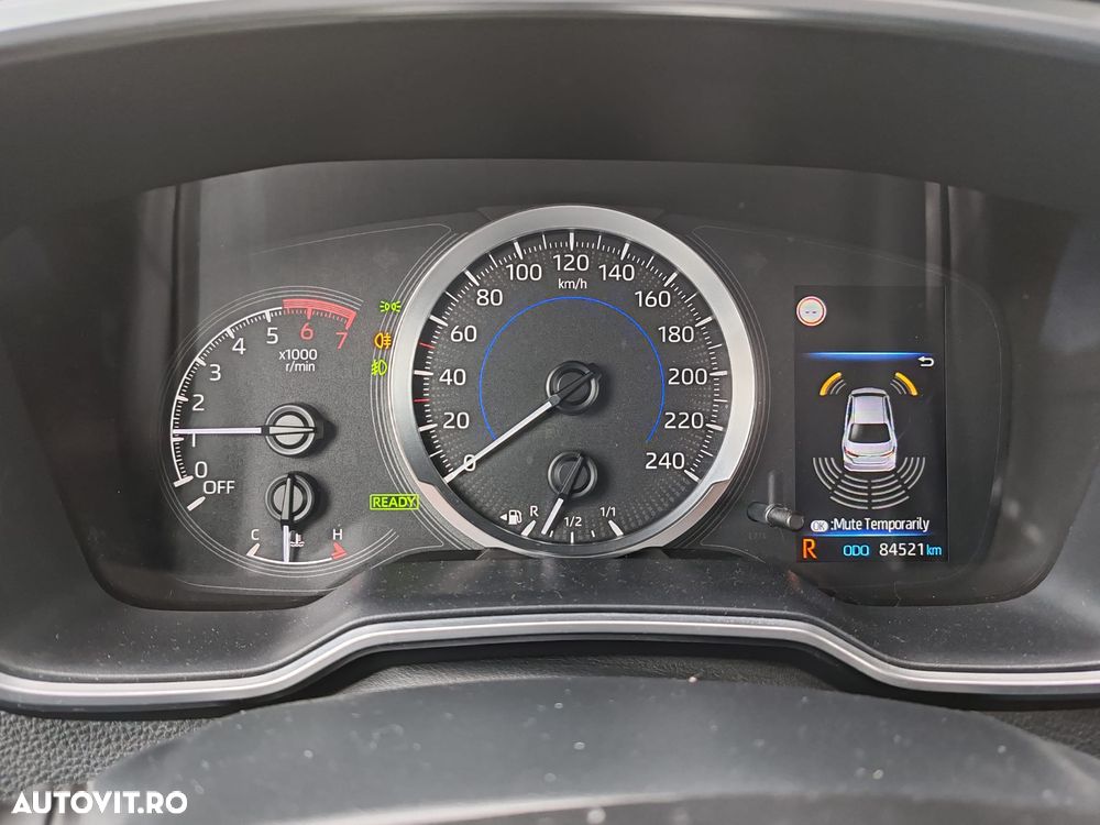 Toyota Corolla 1.8 HSD Business - 18