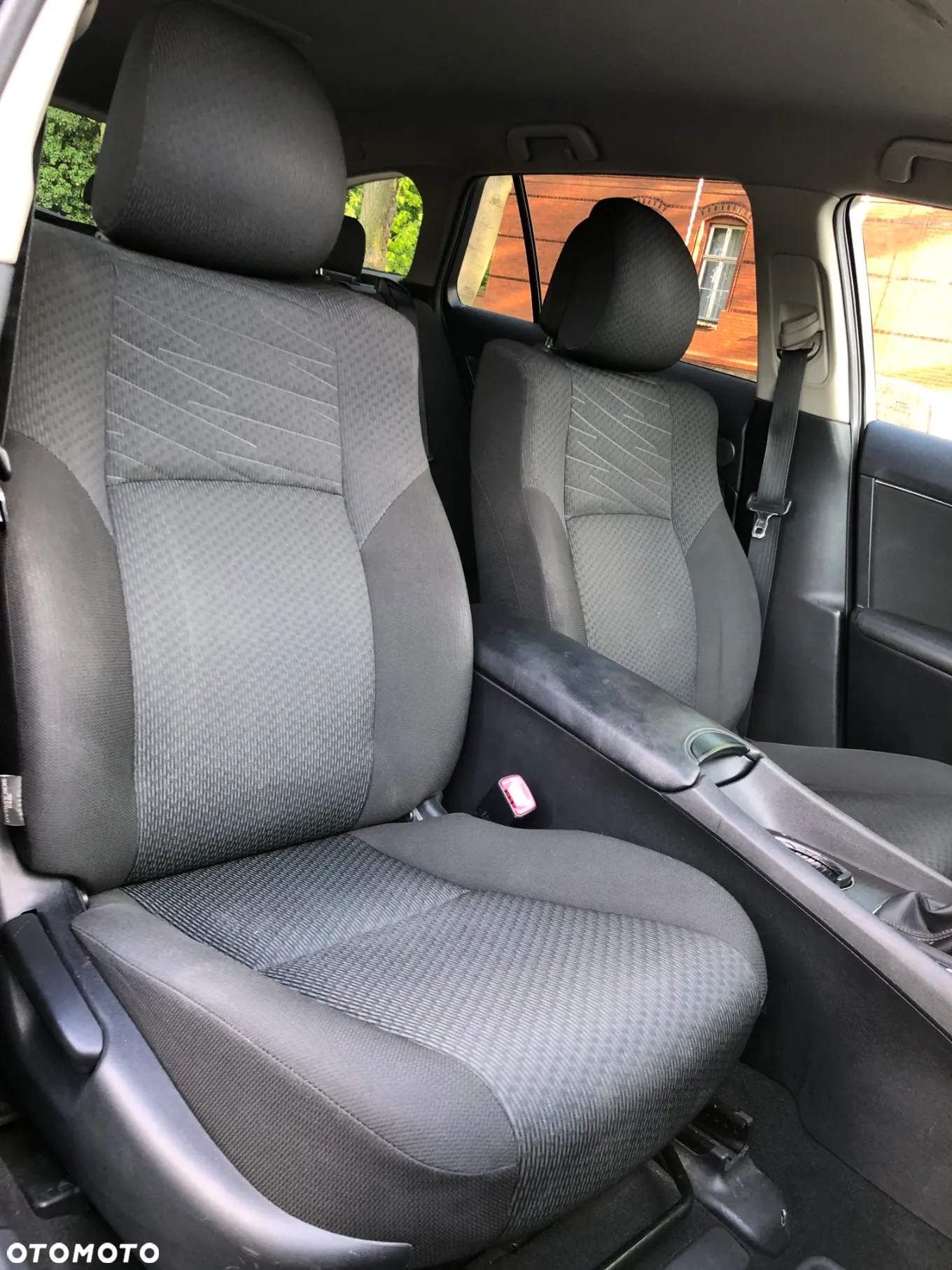 Toyota Avensis Combi 2.0 D-4D - 11