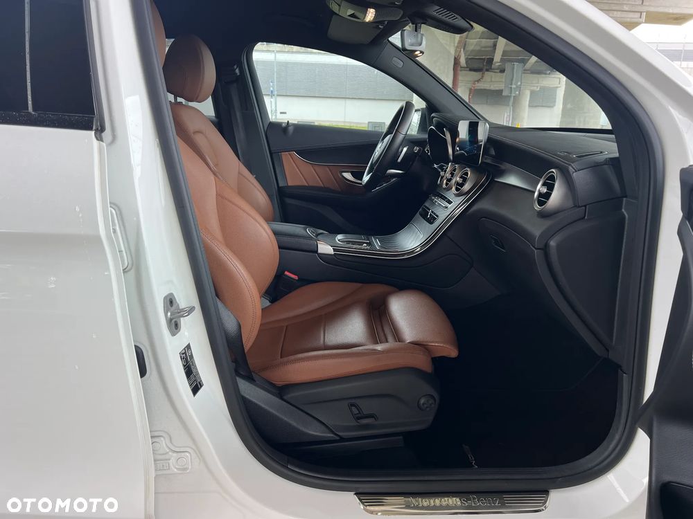 Mercedes-Benz GLC - 24