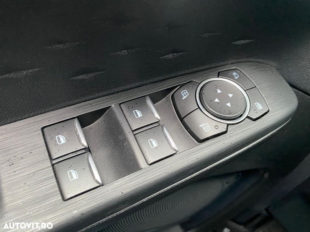 Ford Kuga 2.0 EcoBlue A8 AWD Titanium - 36