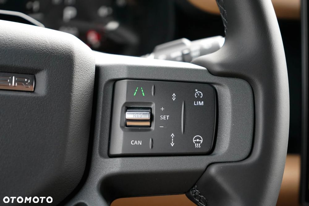 Land Rover Defender 3.0 D250 mHEV X-Dynamic SE - 18
