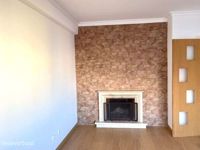 Arrenda-se  apartamento T3 em Sta.Marta do Pinhal - Corroios - Grande imagem: 4/12