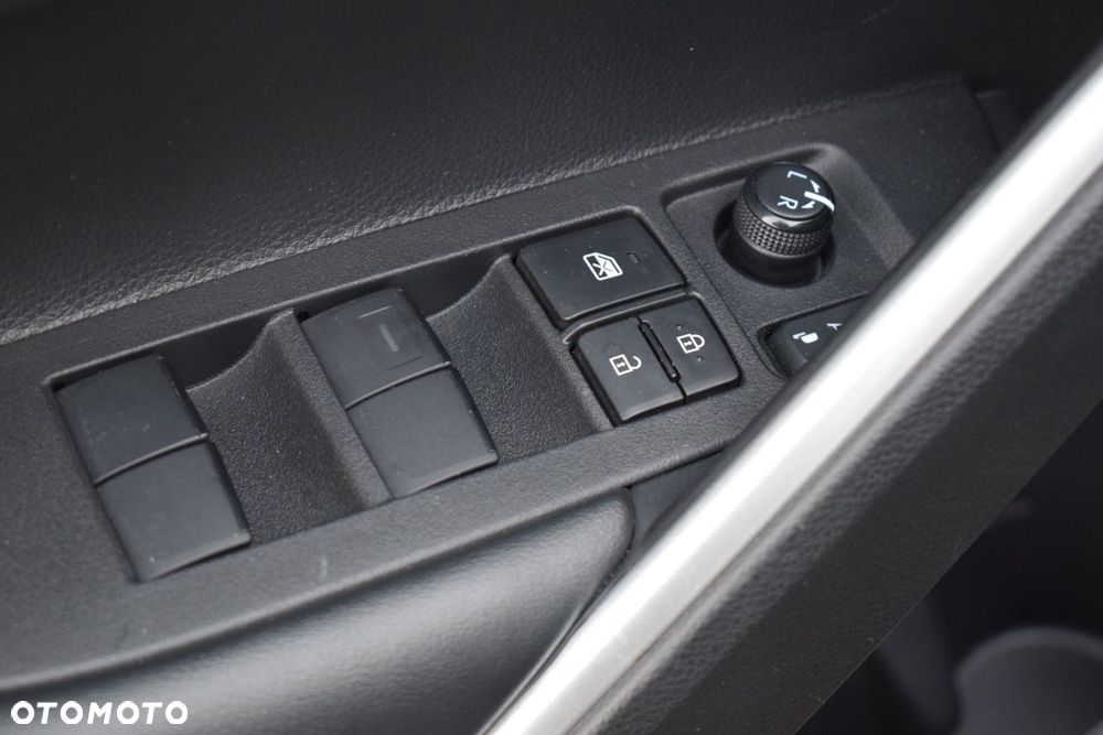 Toyota Corolla Cross 2.0 Hybrid Style AWD - 18