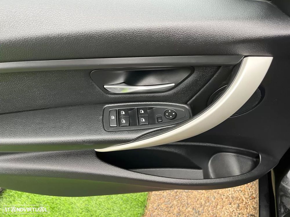 BMW 320 d Touring Line Sport - 22