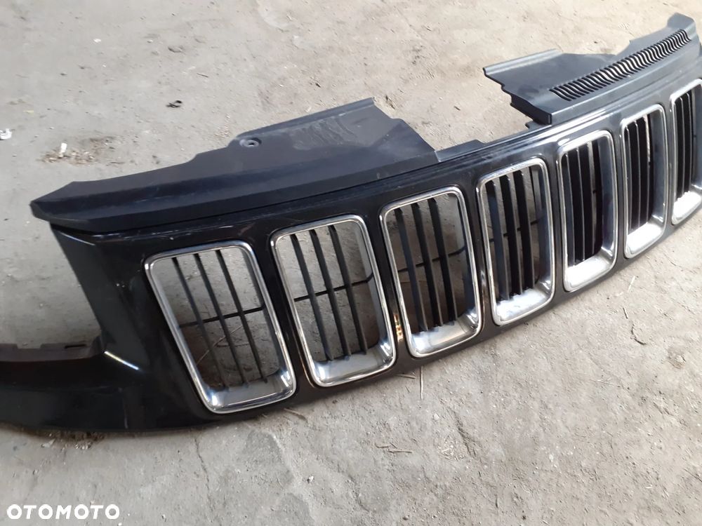 12056 Grill atrapa Jeep Grand Cherokee WK2 lift - 5
