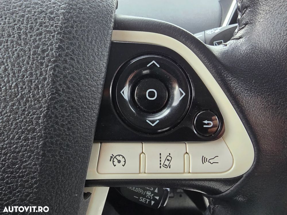 Toyota Prius Hybrid - 15