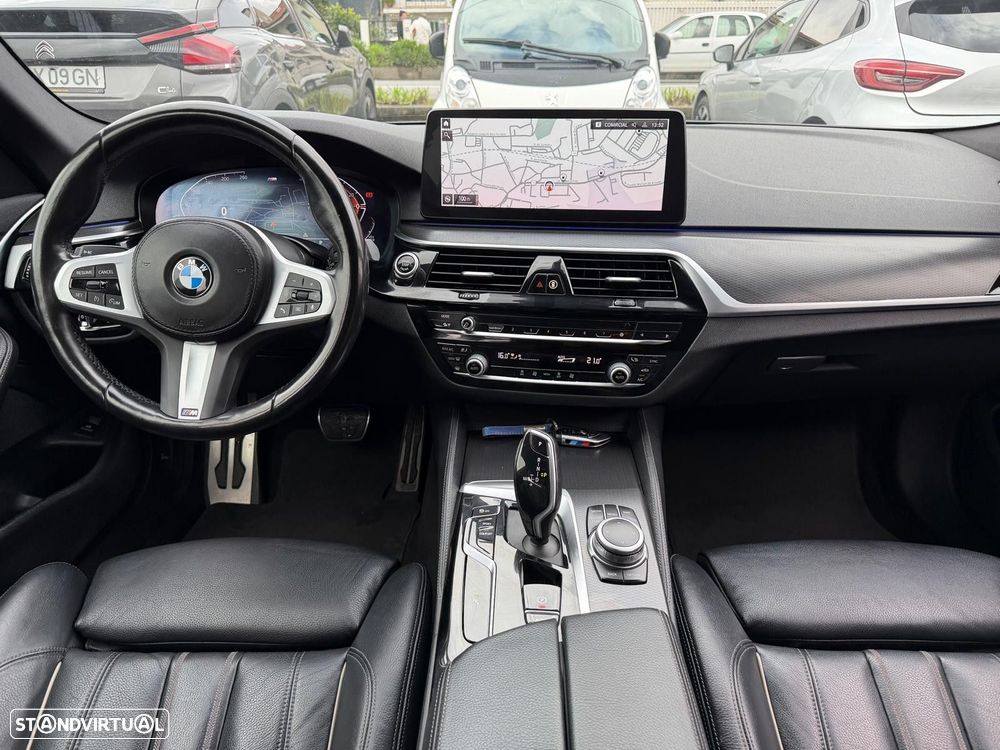 BMW 520 d Pack Desportivo M Auto - 11
