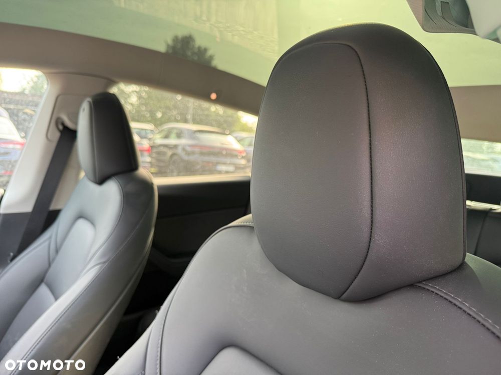 Tesla Model Y Long Range Dual Motor AWD - 21