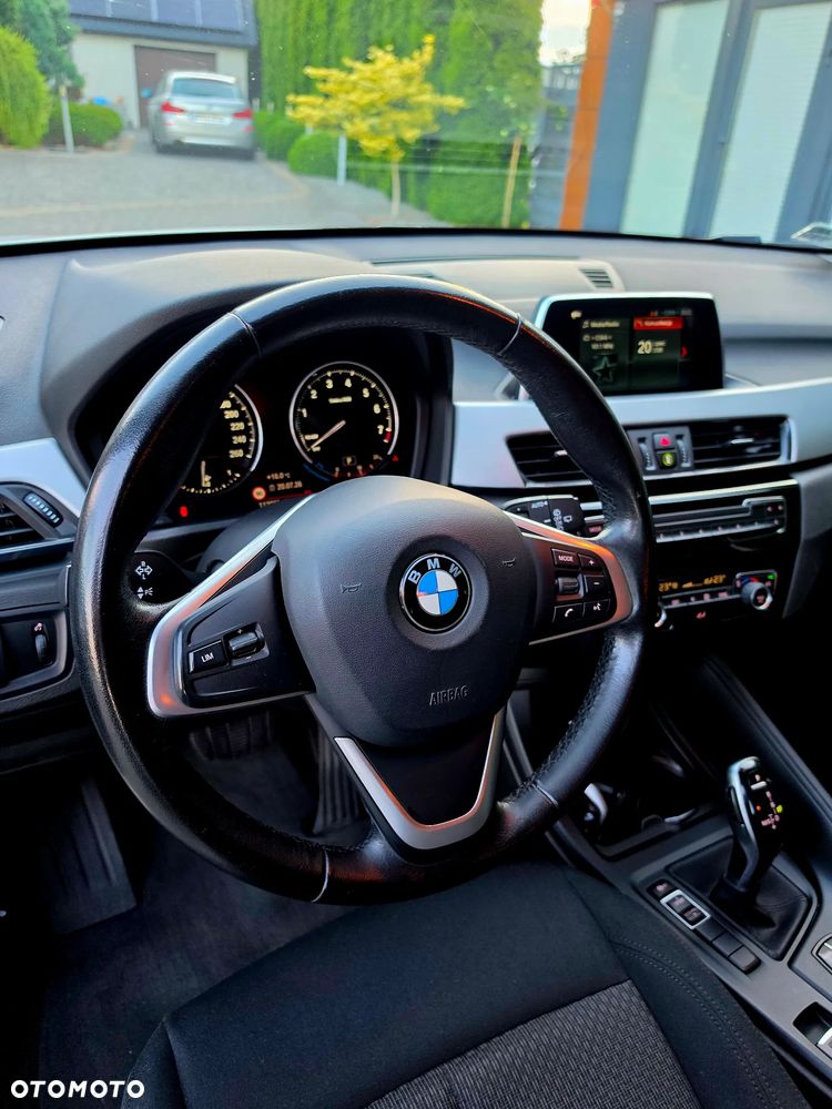 BMW X1 sDrive18i - 11