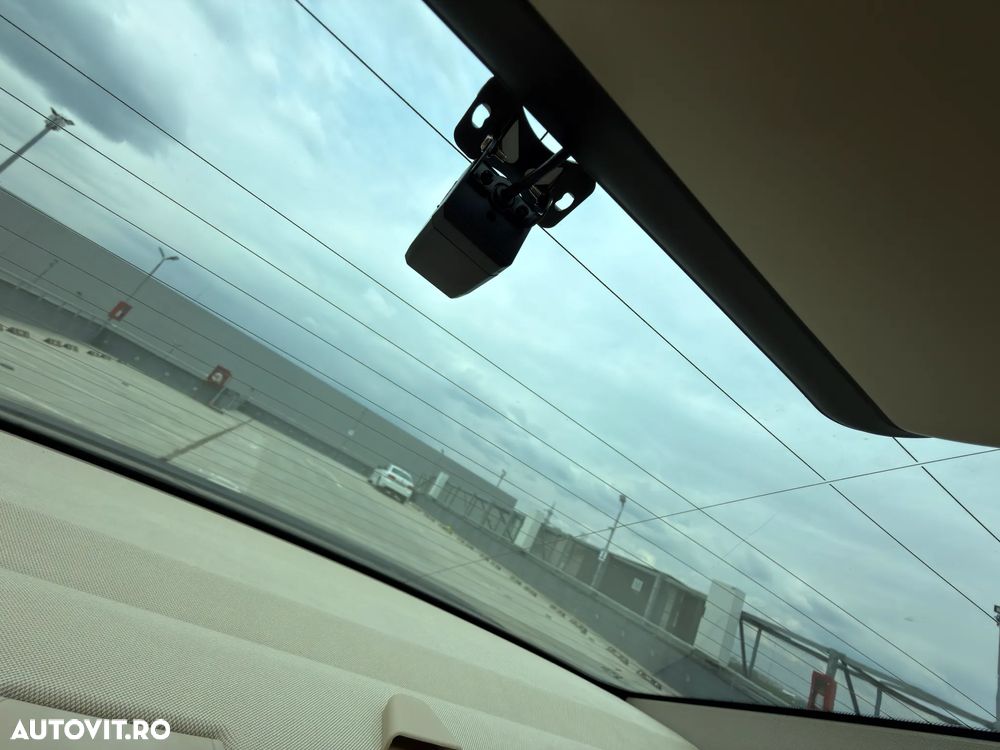 BMW Seria 3 318d Aut. Luxury Line - 12