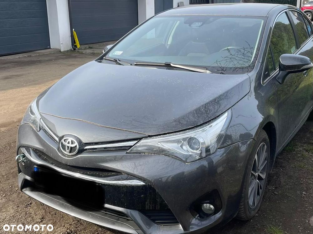 Toyota Avensis - 2