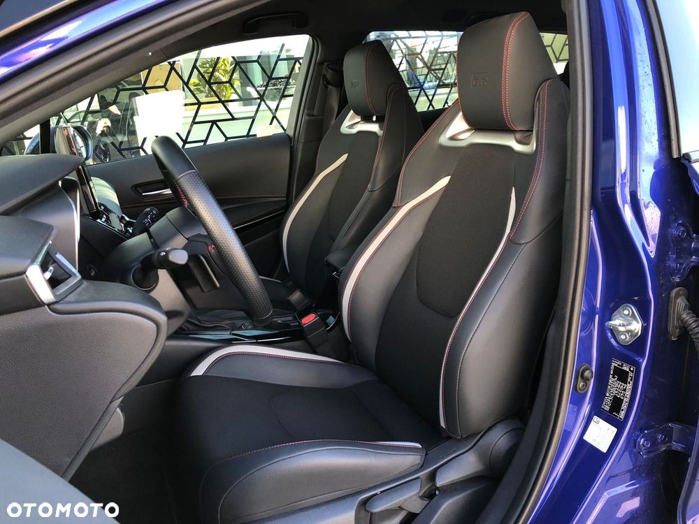 Toyota Corolla 2.0 Hybrid GR Sport Dynamic - 6