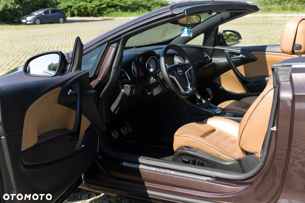 Opel Cascada 1.6 T Cosmo S&S EU6 - 11