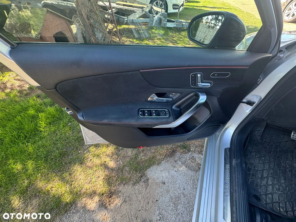 Mercedes-Benz Klasa A 250 4Matic 7G-DCT AMG Line - 12