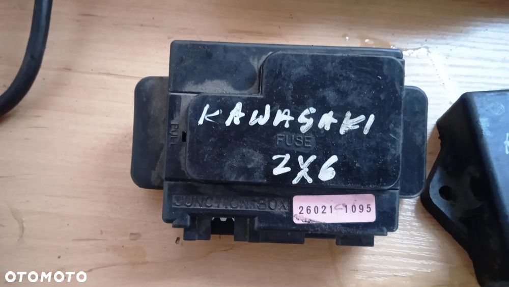 Na części Kawasaki Ninja ZX600G/H967 ZX6R silnik skrzynia rozrusznik alternator bak rama lagi amortyzator kolektor - 19