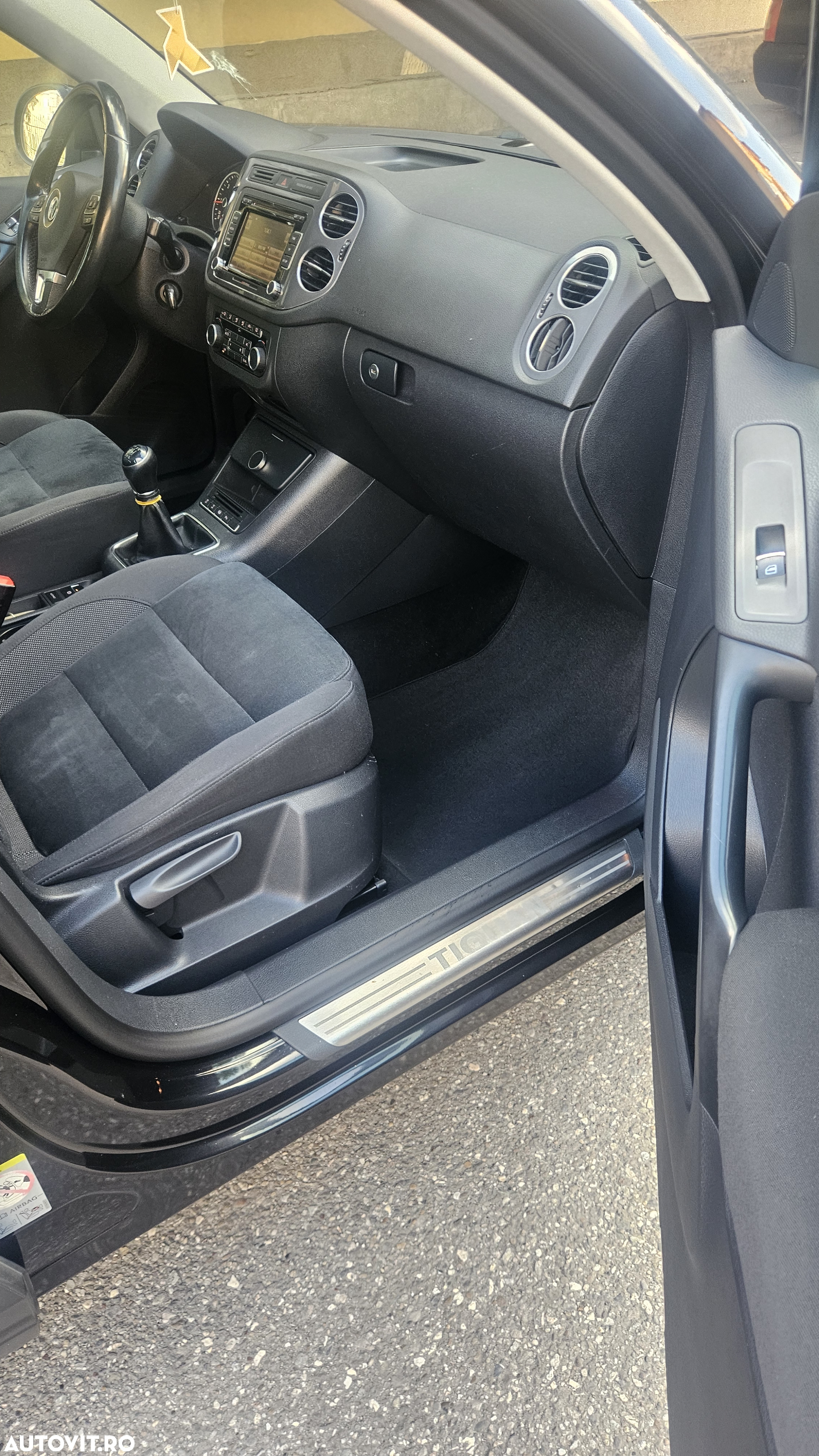 Volkswagen Tiguan 2.0 TDI BMT Sport & Style - 8