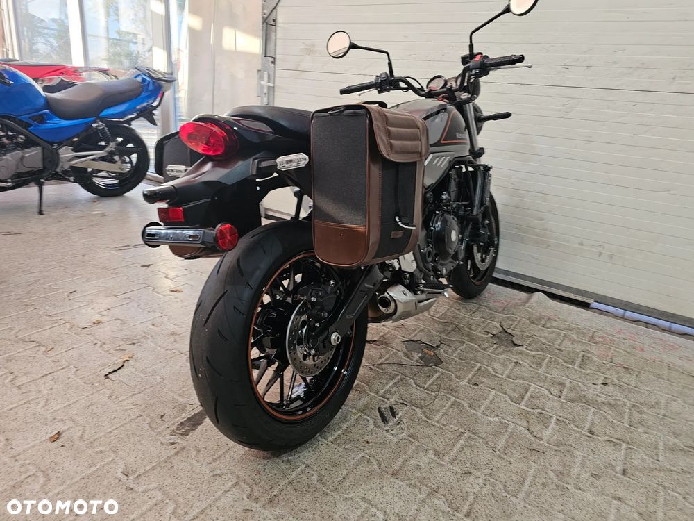 Kawasaki Z 650 RS - 24