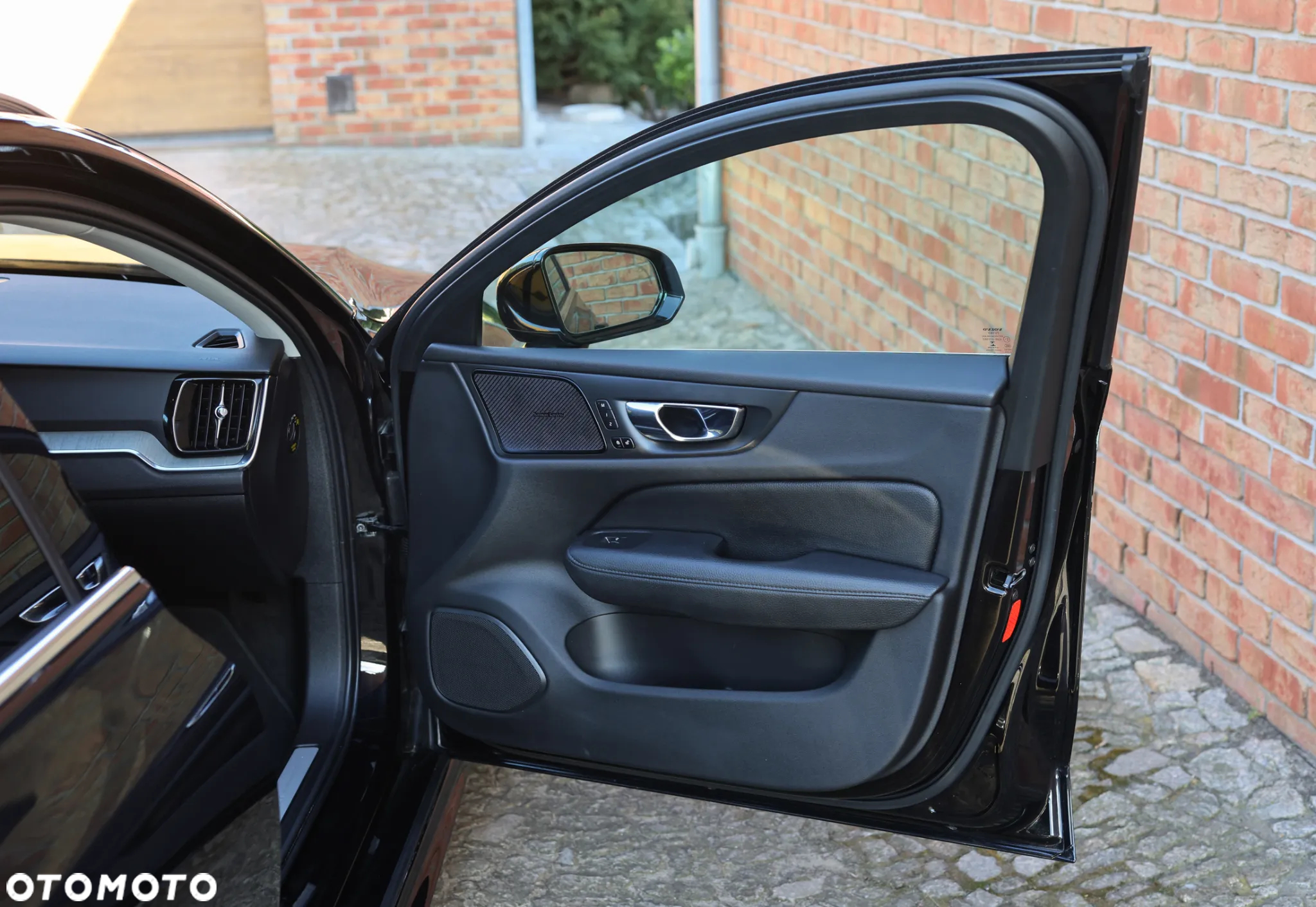 Volvo V60 T6 AWD Plug-In Hybrid Inscription - 33