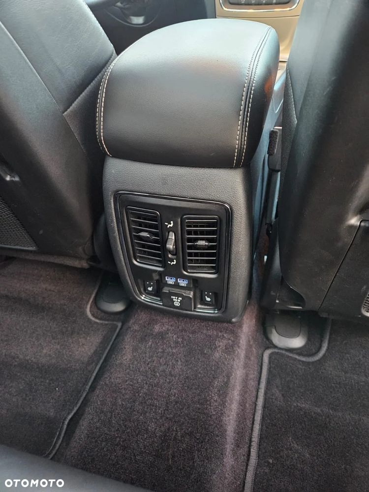 Jeep Grand Cherokee - 35