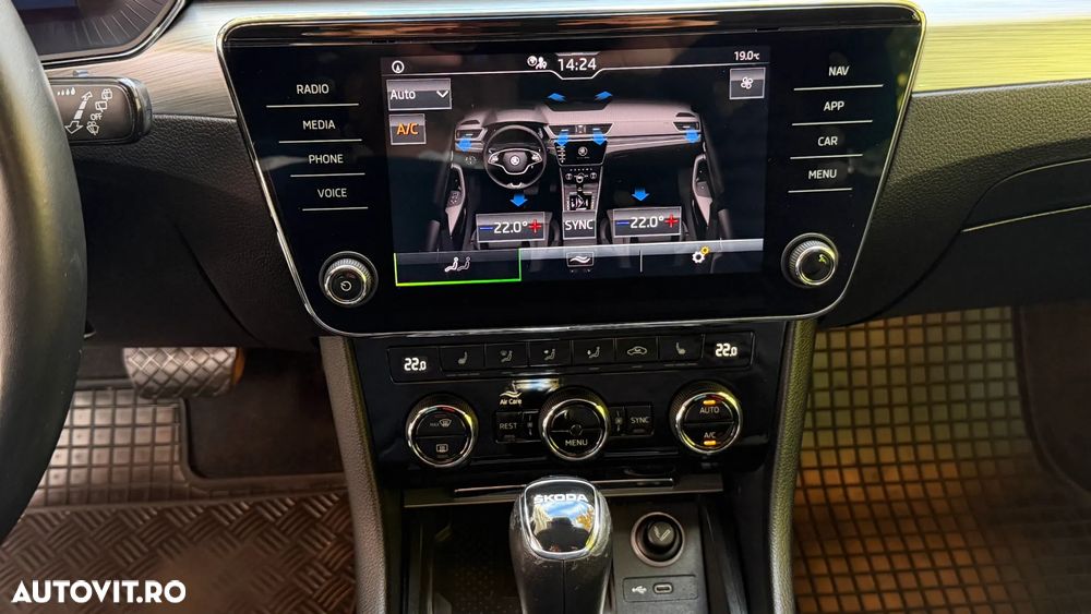 Skoda Superb Combi 2.0 TDI DSG Ambition - 28