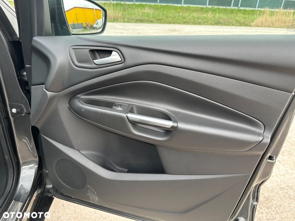 Ford Kuga 2.0 TDCi FWD ST-Line - 34